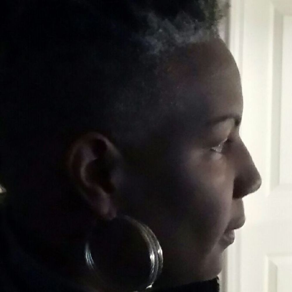 Meet your Posher, Yvette